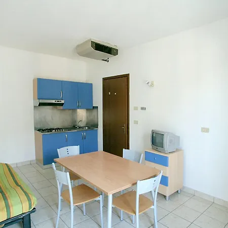 Augustus 516s Apartment